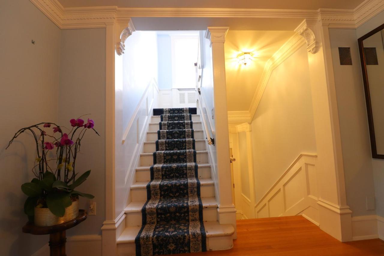 Lipton Place By Elegant Waterfront Esquimalt Luaran gambar