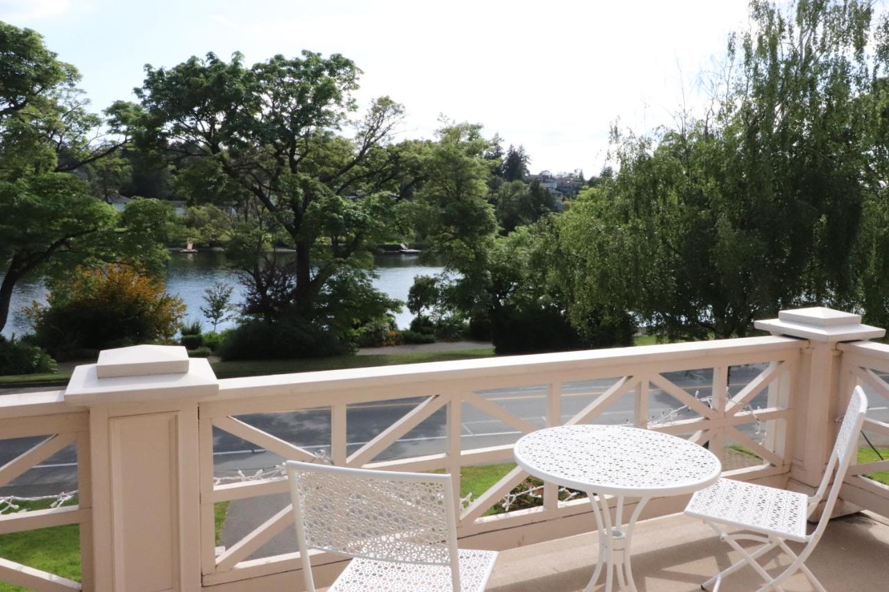 Lipton Place By Elegant Waterfront Esquimalt Luaran gambar